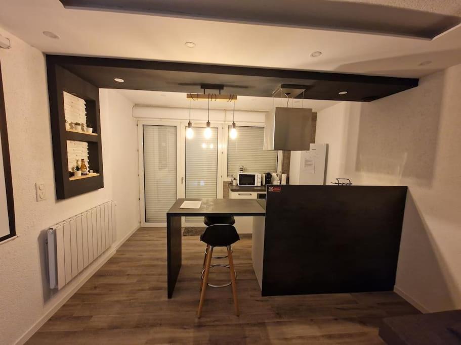 Logement Atypique & Parking Gratuit Gex Exterior photo